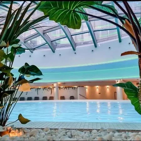 Apartamento Hanza Tower Deluxe Jacussi & Sauna & Pool